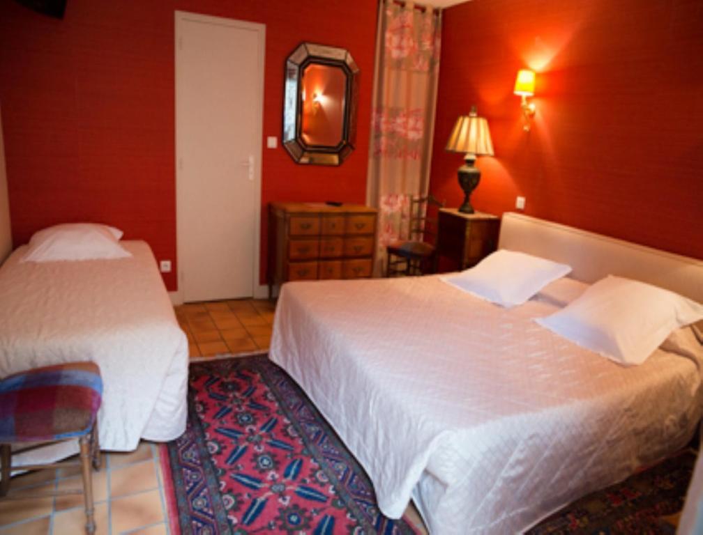 Le Petit Pont Hotel Moncé-en-Belin Quarto foto