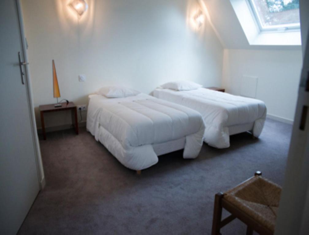 Le Petit Pont Hotel Moncé-en-Belin Quarto foto