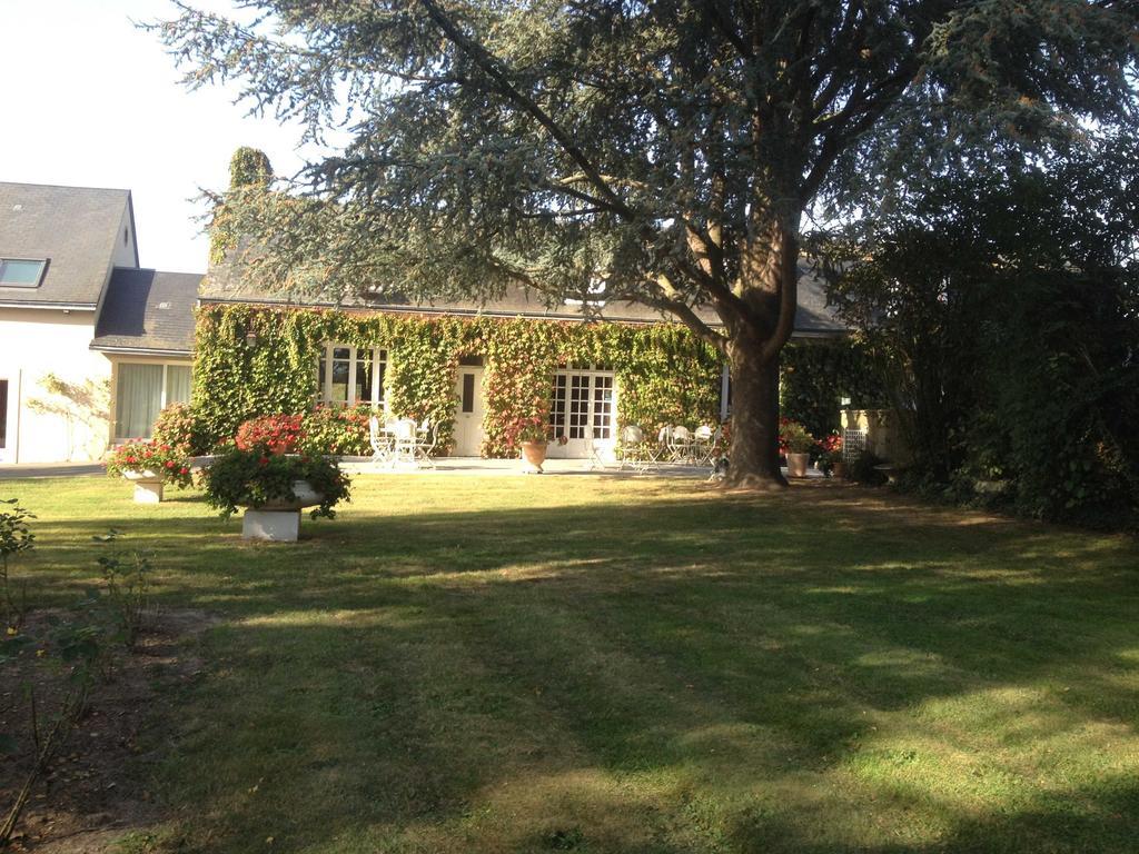 Le Petit Pont Hotel Moncé-en-Belin Exterior foto