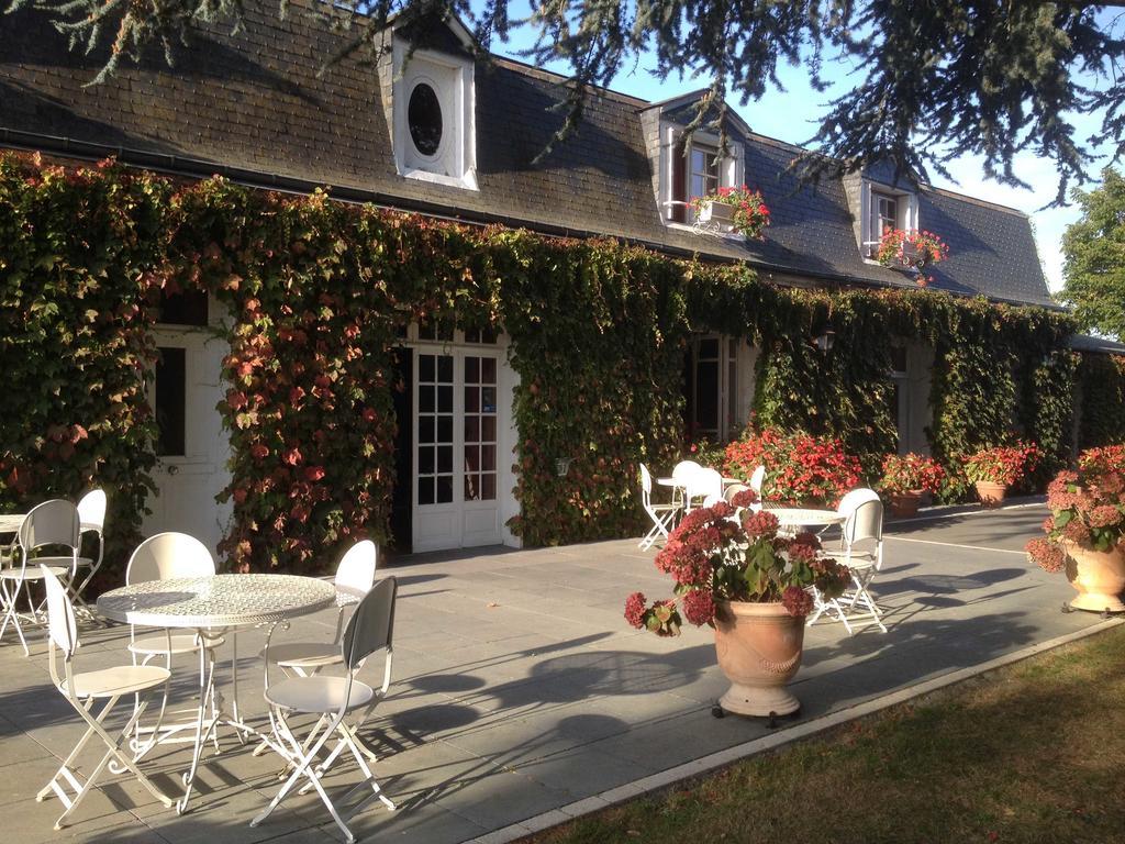 Le Petit Pont Hotel Moncé-en-Belin Exterior foto